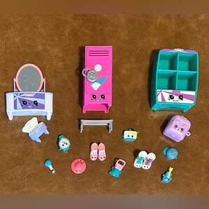 Shopkins Set With Vanity, Sports Locker, and Wardrobe; Comes With 11 Shopkins